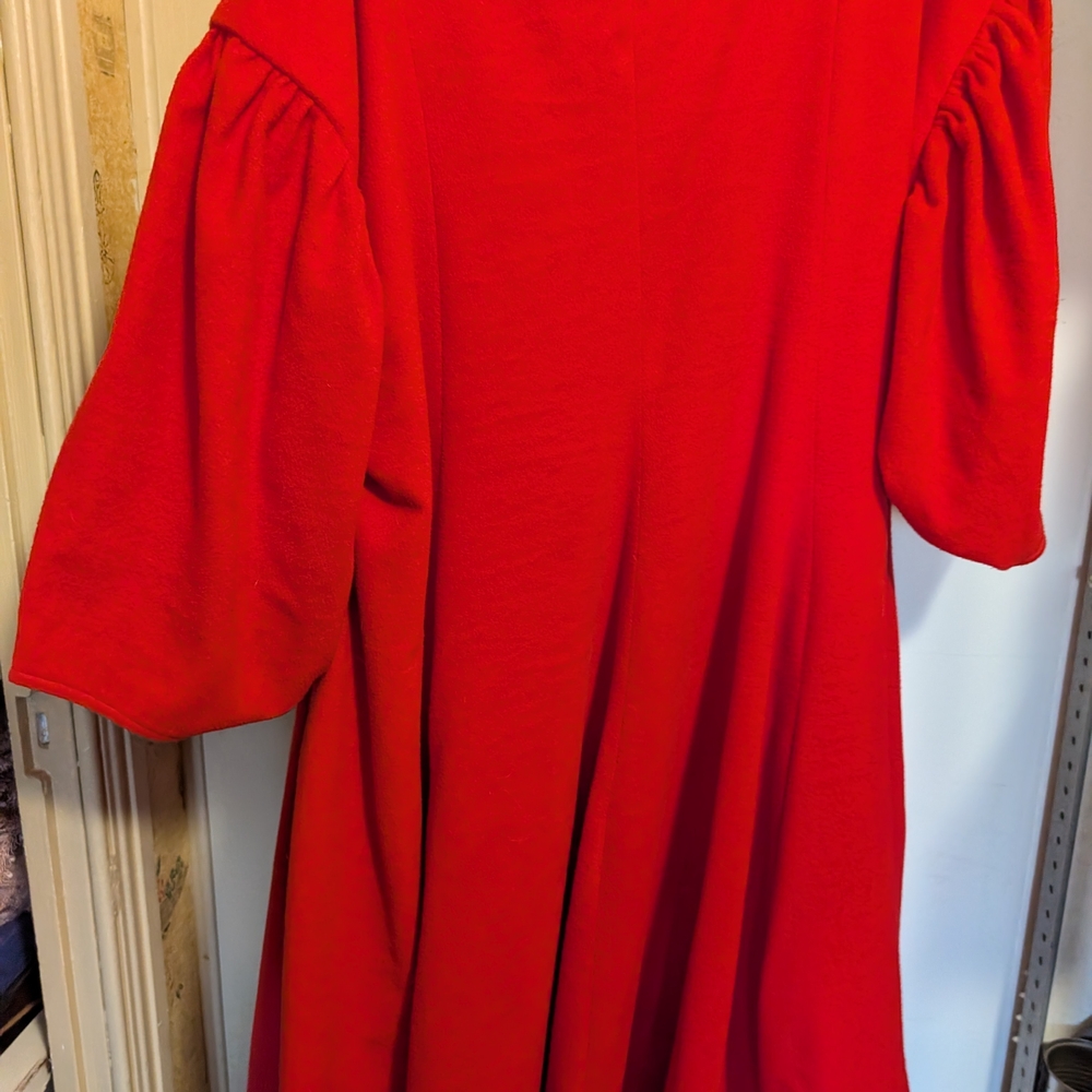 Barbie Red Coat with White Lining 1X - Picture 3 of 6